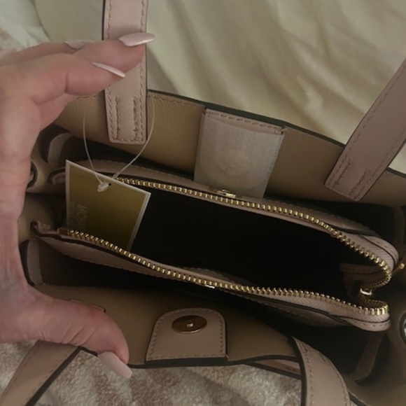 MICHAEL KORS EMILIA small satchel or crossbody/shoulder bag" - Picture 3 of 5